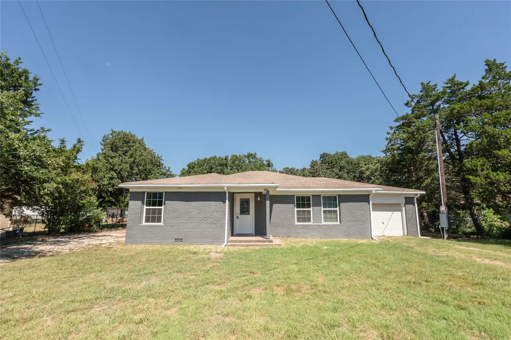 304 Jack Grace Hill Road Bowie, TX 76230