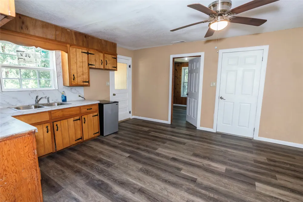 304 Jack Grace Hill Road Bowie, TX 76230