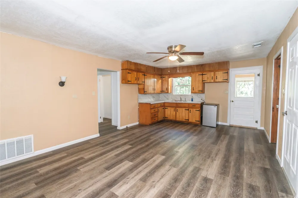 304 Jack Grace Hill Road Bowie, TX 76230