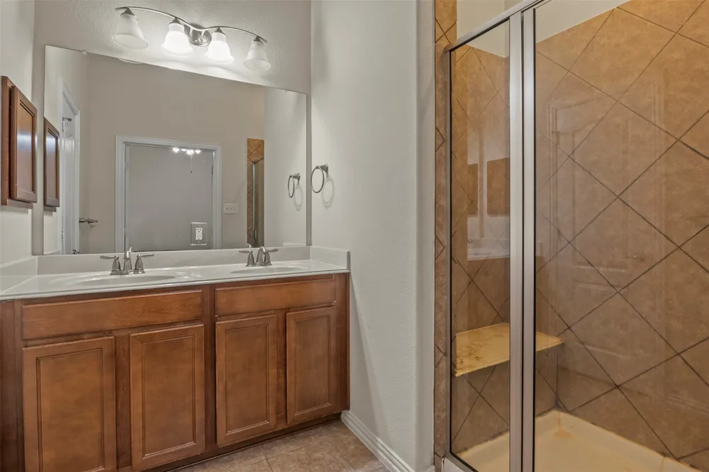 8712 Iron Horse Drive Irving, TX 75063