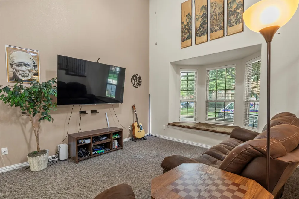 8712 Iron Horse Drive Irving, TX 75063