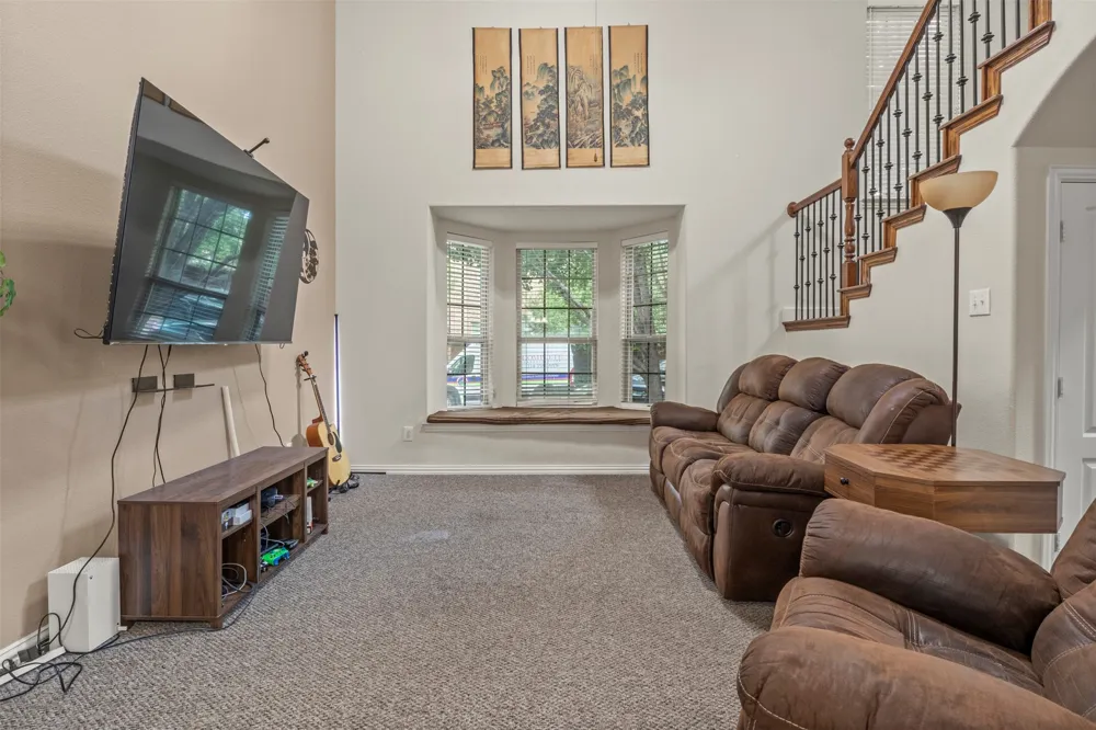 8712 Iron Horse Drive Irving, TX 75063