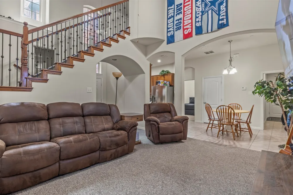 8712 Iron Horse Drive Irving, TX 75063