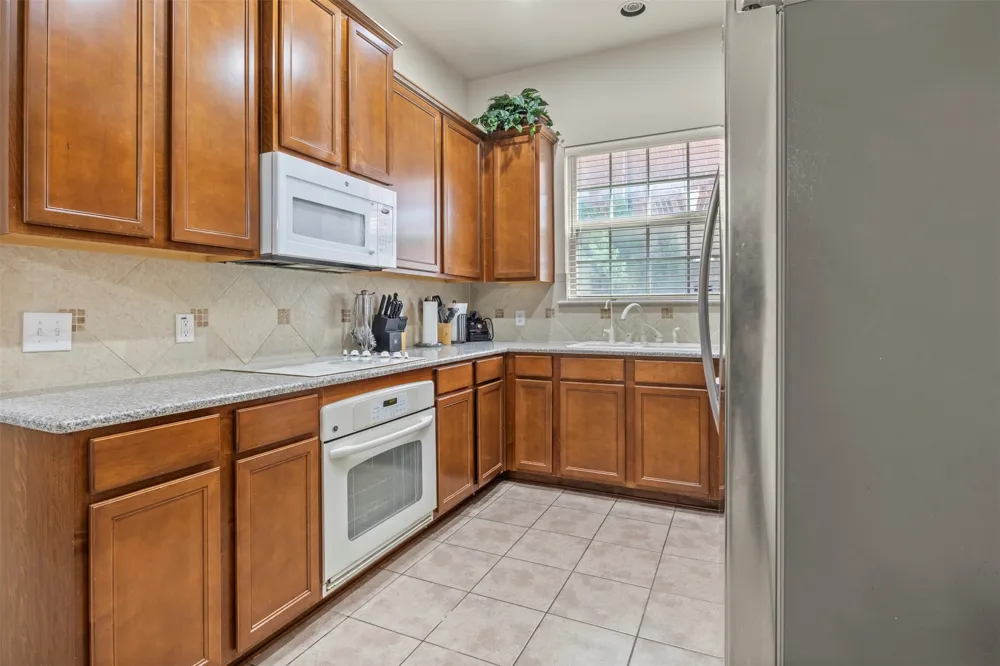 8712 Iron Horse Drive Irving, TX 75063