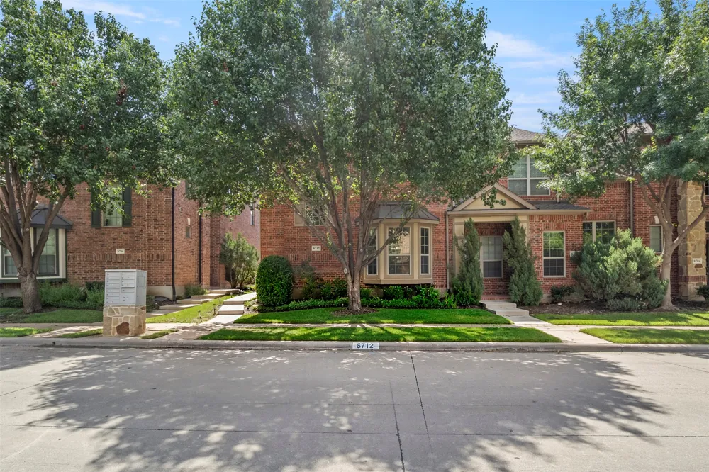 8712 Iron Horse Drive Irving, TX 75063