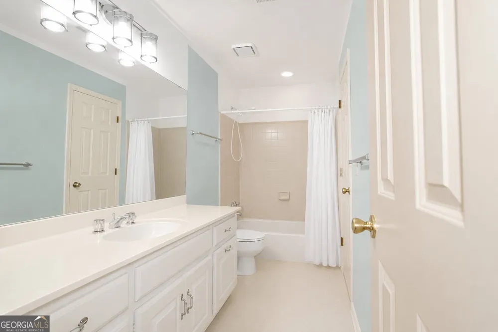 5817 Lost Grove DR NW Lilburn, GA 30047