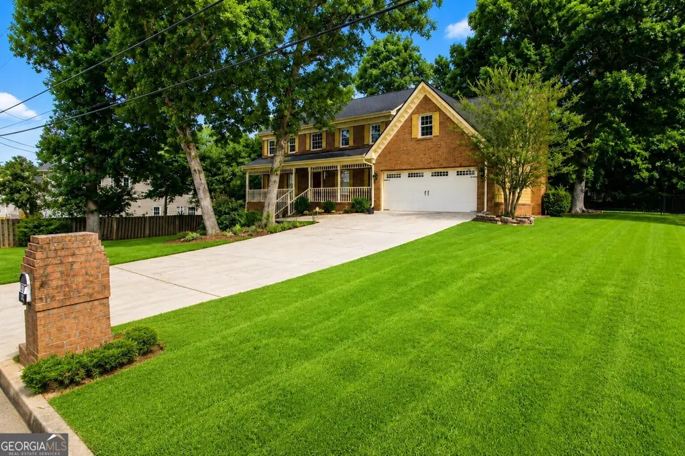 5817 Lost Grove DR NW Lilburn, GA 30047