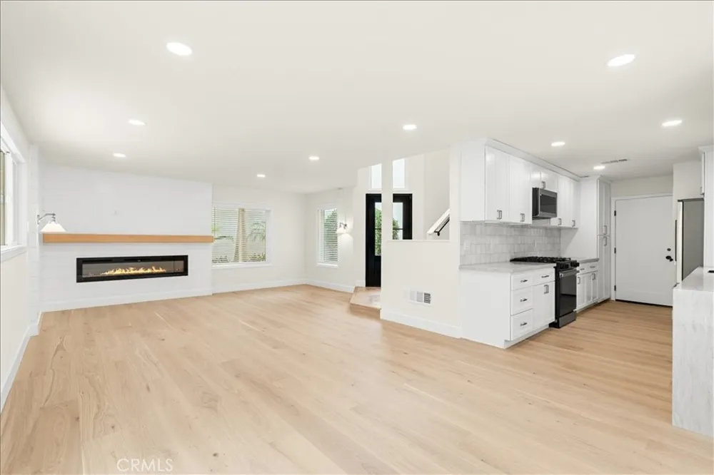 1945 Sundance Costa Mesa, CA 92627
