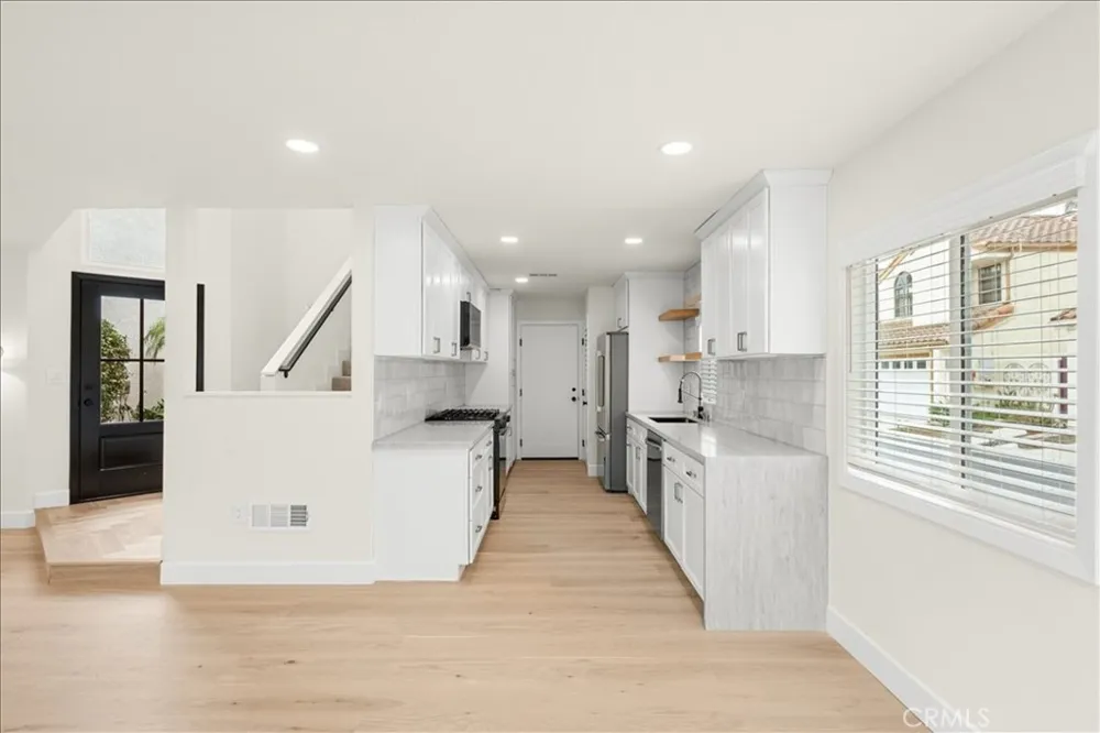 1945 Sundance Costa Mesa, CA 92627
