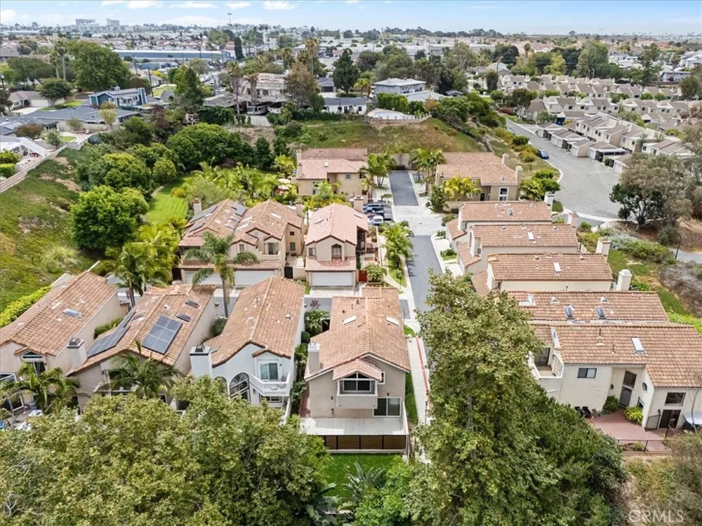 1945 Sundance Costa Mesa, CA 92627