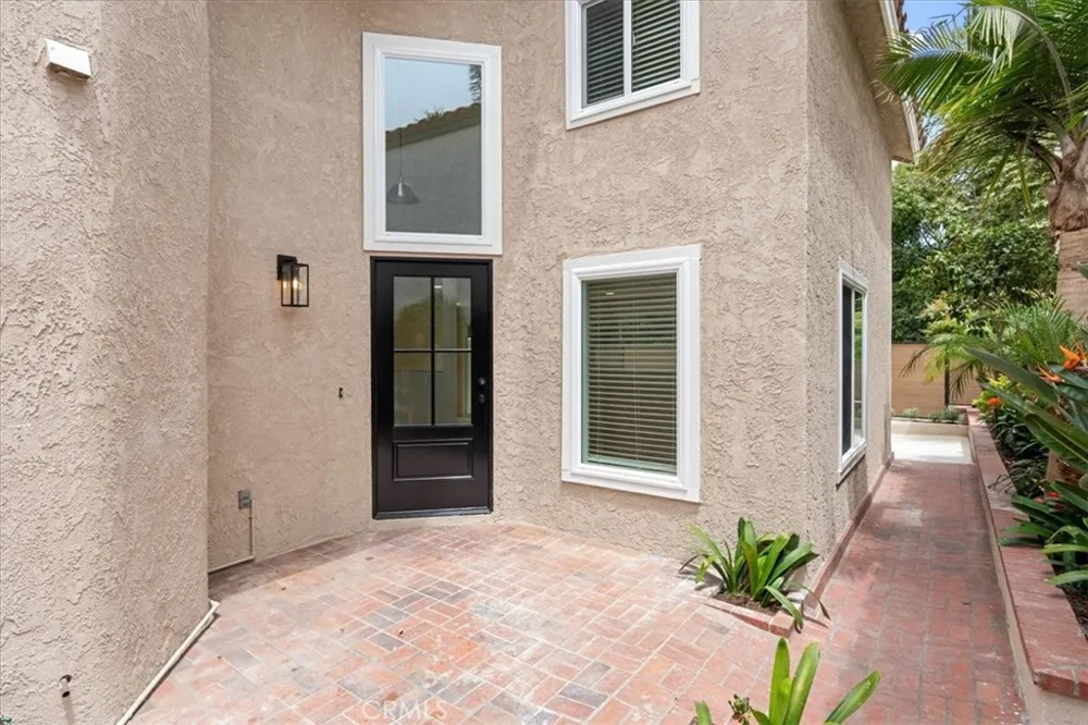 1945 Sundance Costa Mesa, CA 92627