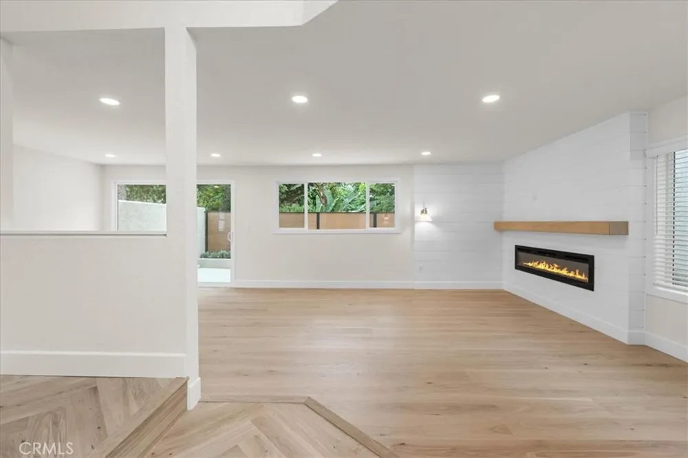 1945 Sundance Costa Mesa, CA 92627
