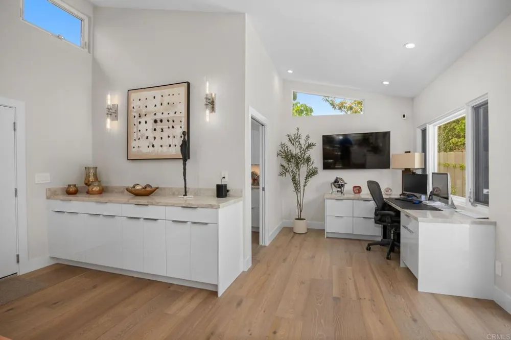 764 E Solana Circle Solana Beach, CA 92075