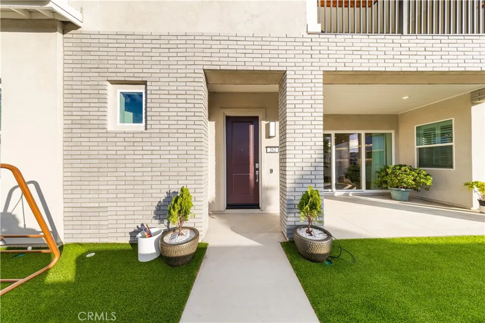 262 Sora Irvine, CA 92618
