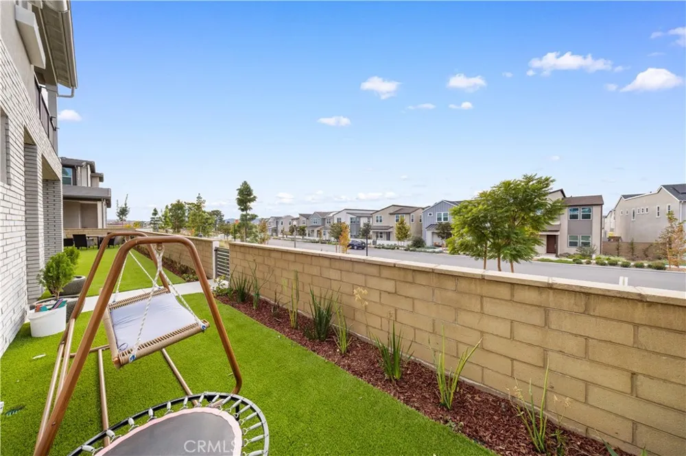 262 Sora Irvine, CA 92618