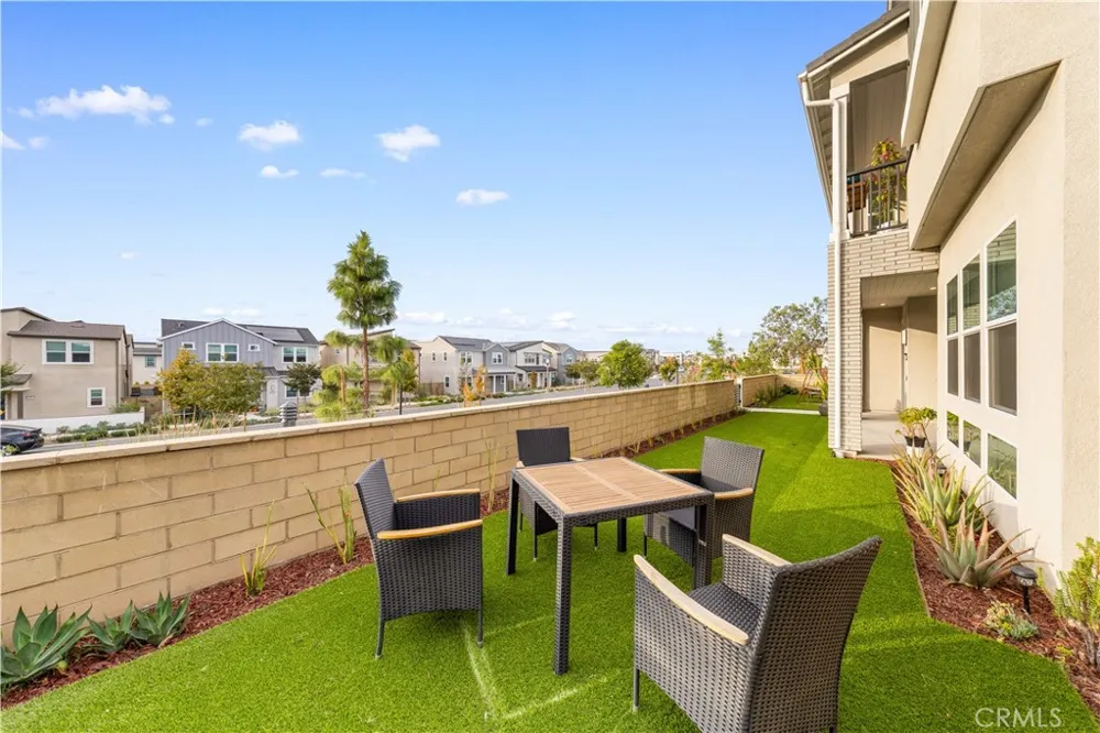 262 Sora Irvine, CA 92618