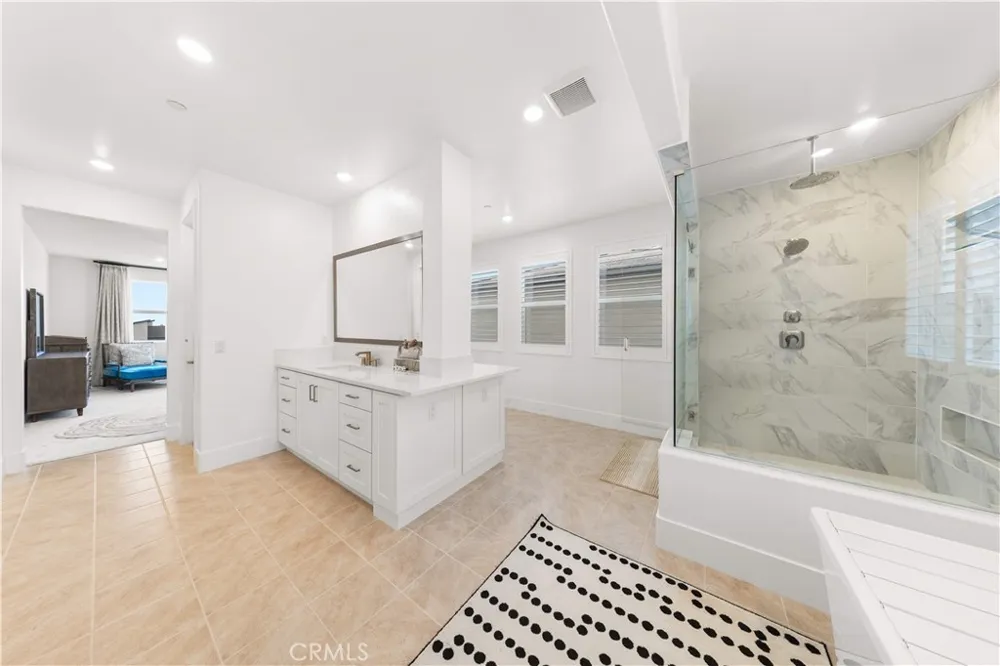 262 Sora Irvine, CA 92618