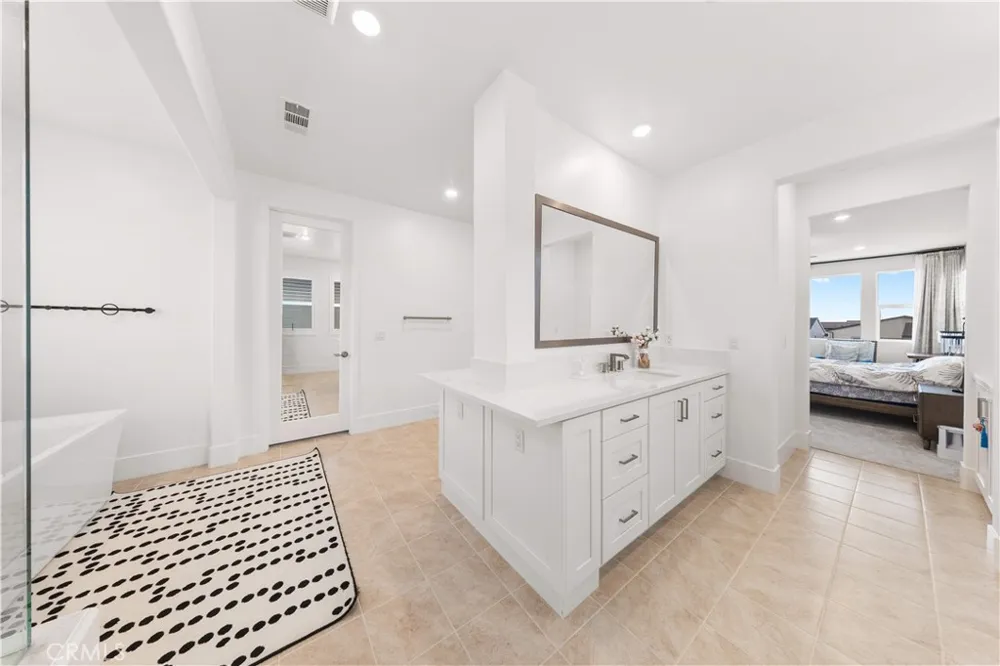 262 Sora Irvine, CA 92618