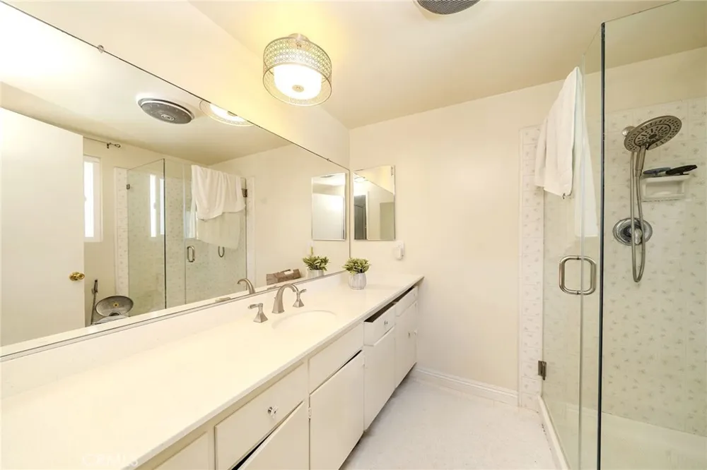 4908 Onyx Torrance, CA 90503