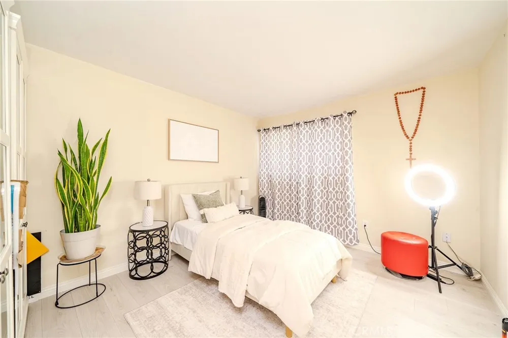 4908 Onyx Torrance, CA 90503