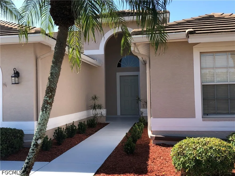 Breton Circle Fort Myers, FL 33912