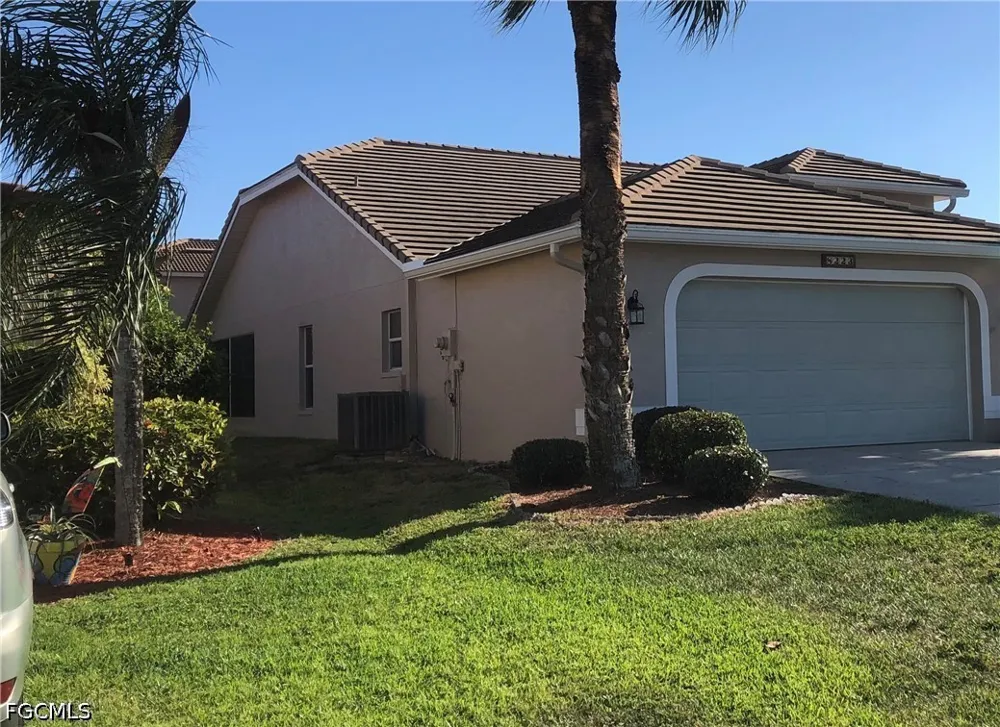 Breton Circle Fort Myers, FL 33912