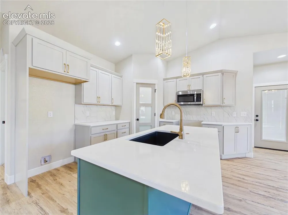 175 S Wiggins Drive Pueblo West, CO 81007