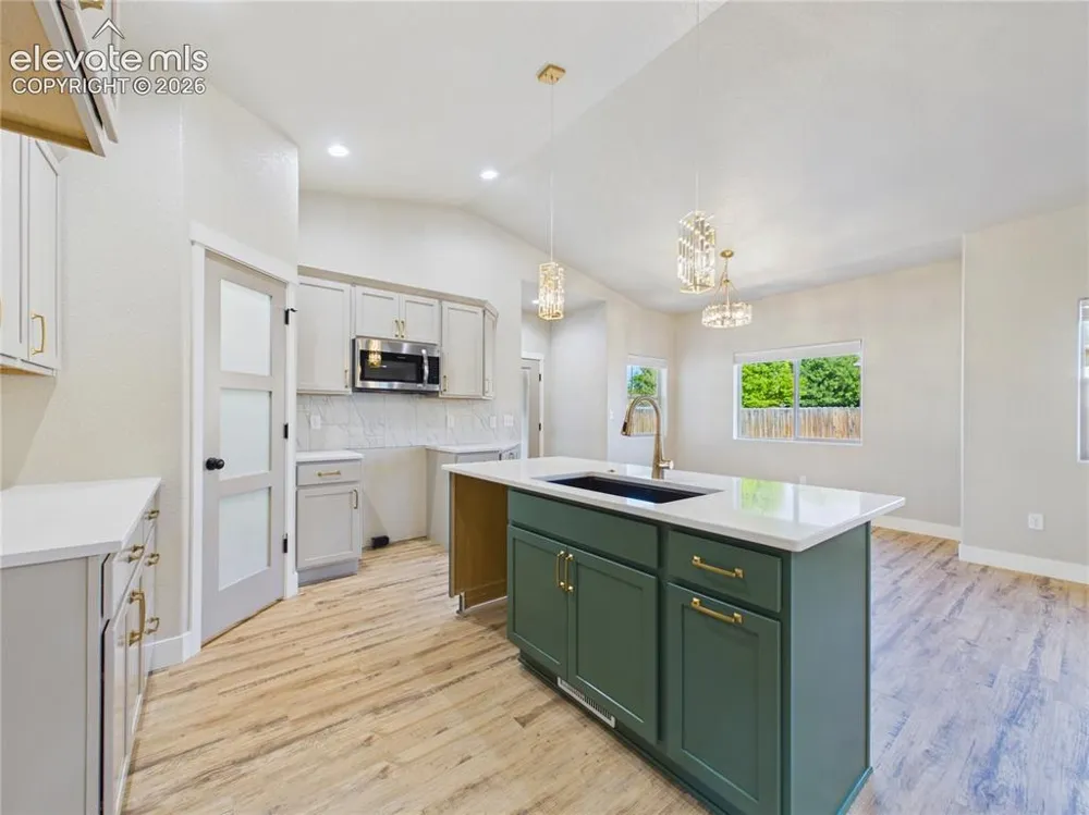 175 S Wiggins Drive Pueblo West, CO 81007