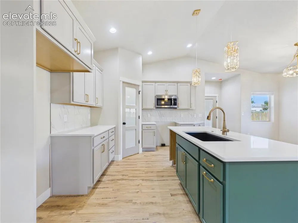 175 S Wiggins Drive Pueblo West, CO 81007
