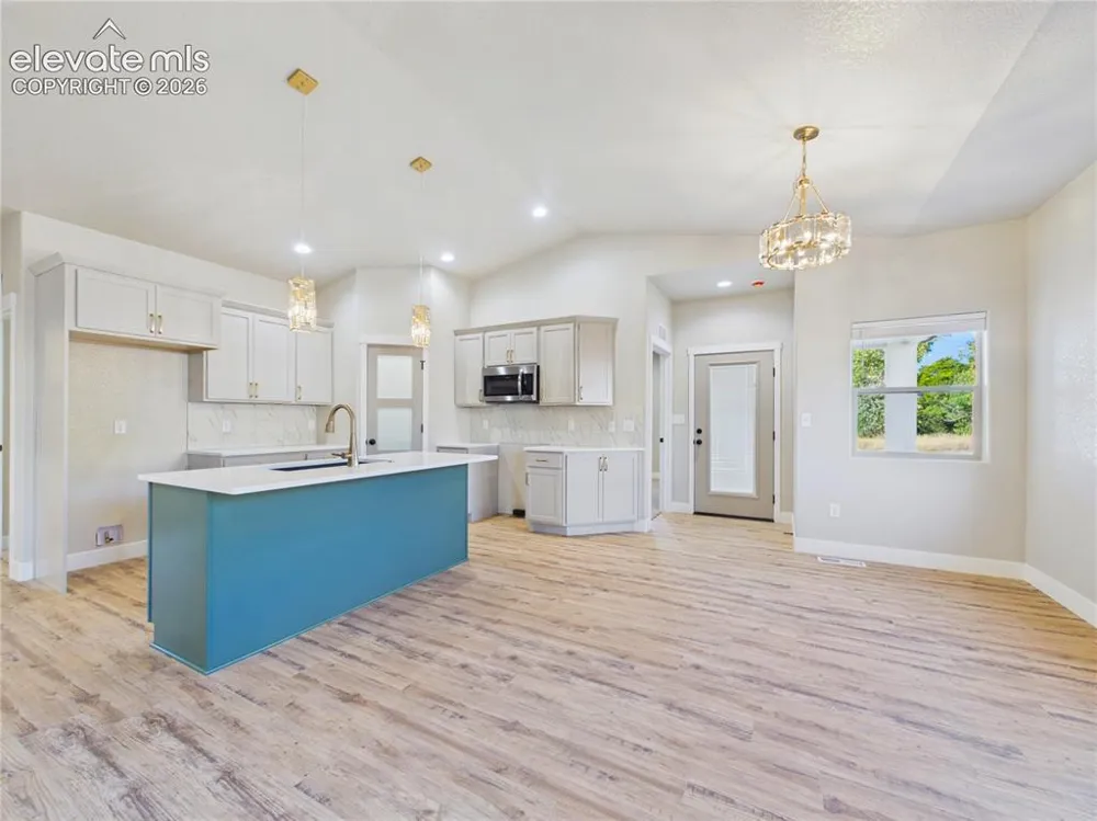 175 S Wiggins Drive Pueblo West, CO 81007