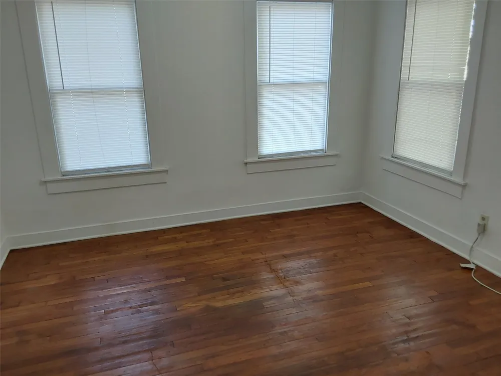 513 San Marcos Highway Luling, TX 78648