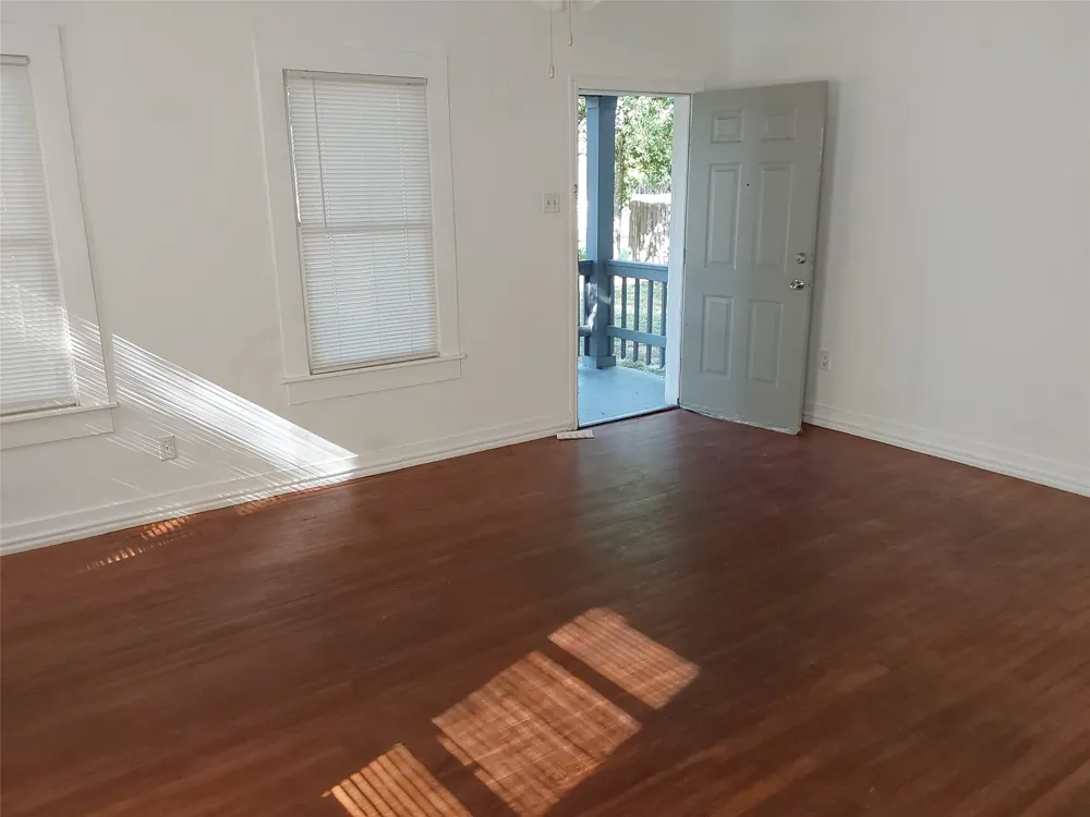 513 San Marcos Highway Luling, TX 78648