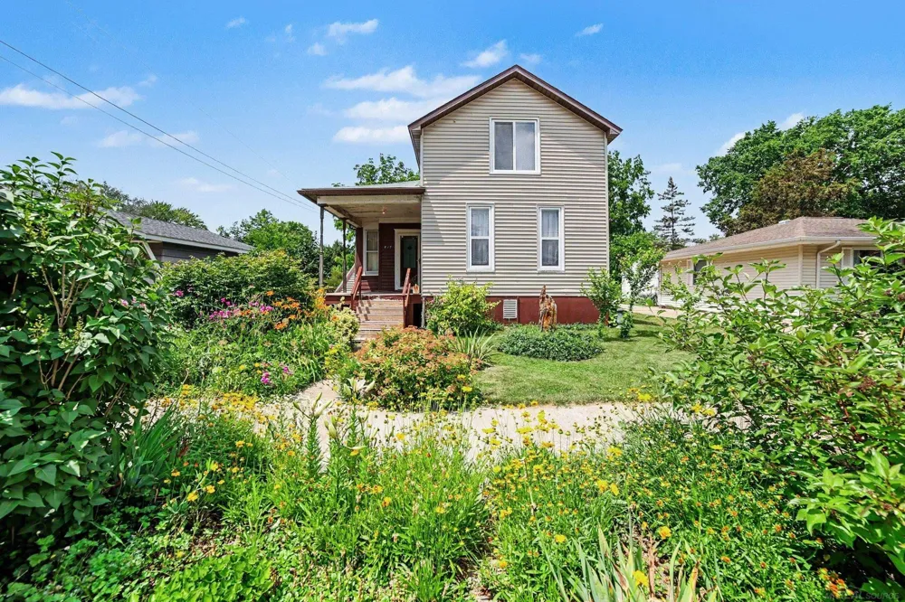 817 Wright Street Saginaw City, MI 48602
