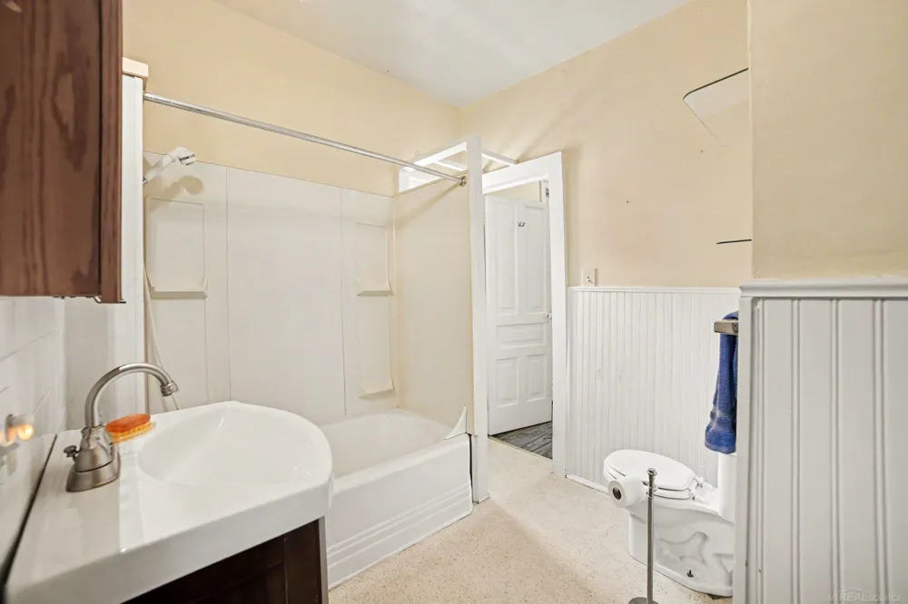 817 Wright Street Saginaw City, MI 48602