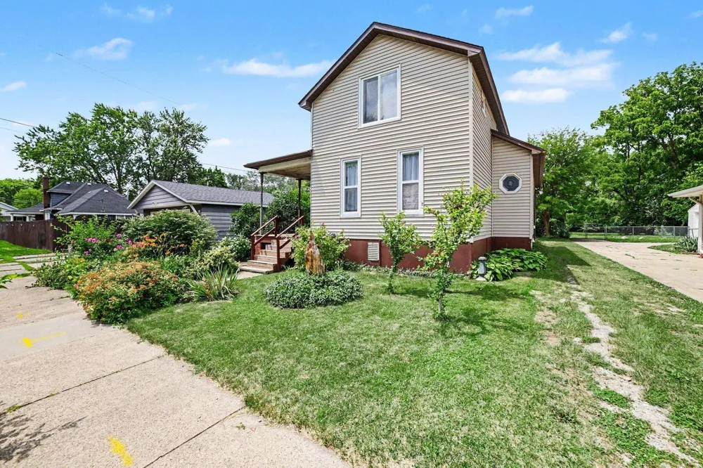 817 Wright Street Saginaw City, MI 48602