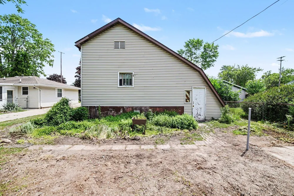 817 Wright Street Saginaw City, MI 48602
