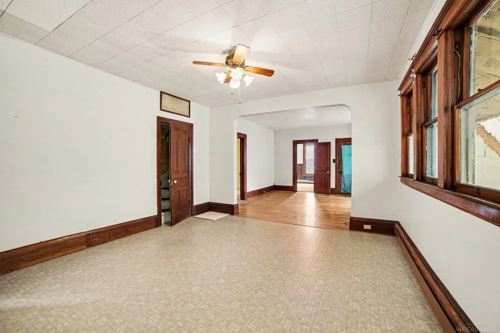 817 Wright Street Saginaw City, MI 48602