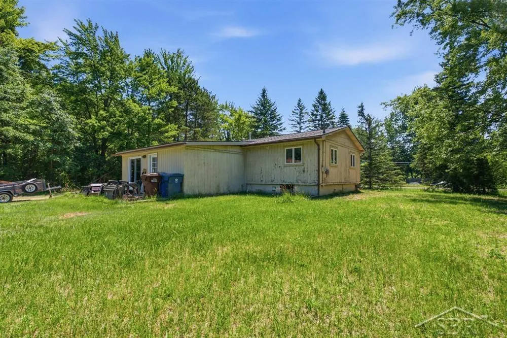 3109 E Monroe Road Larkin Charter Township, MI 48642