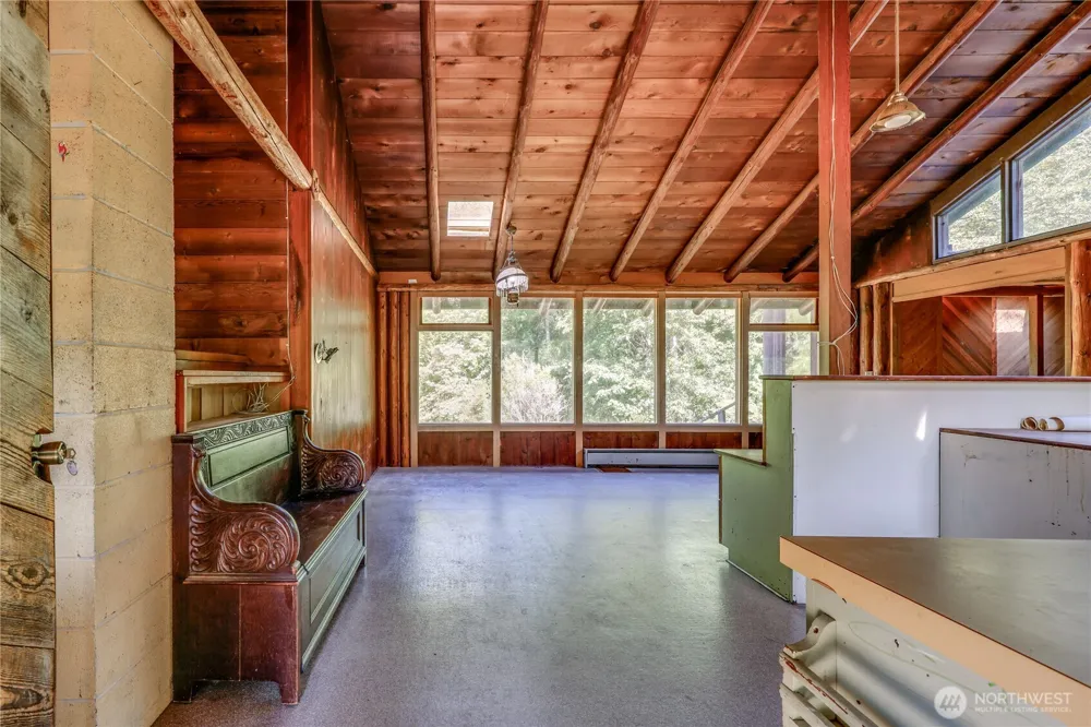 1790 W Valley Road Chimacum, WA 98325