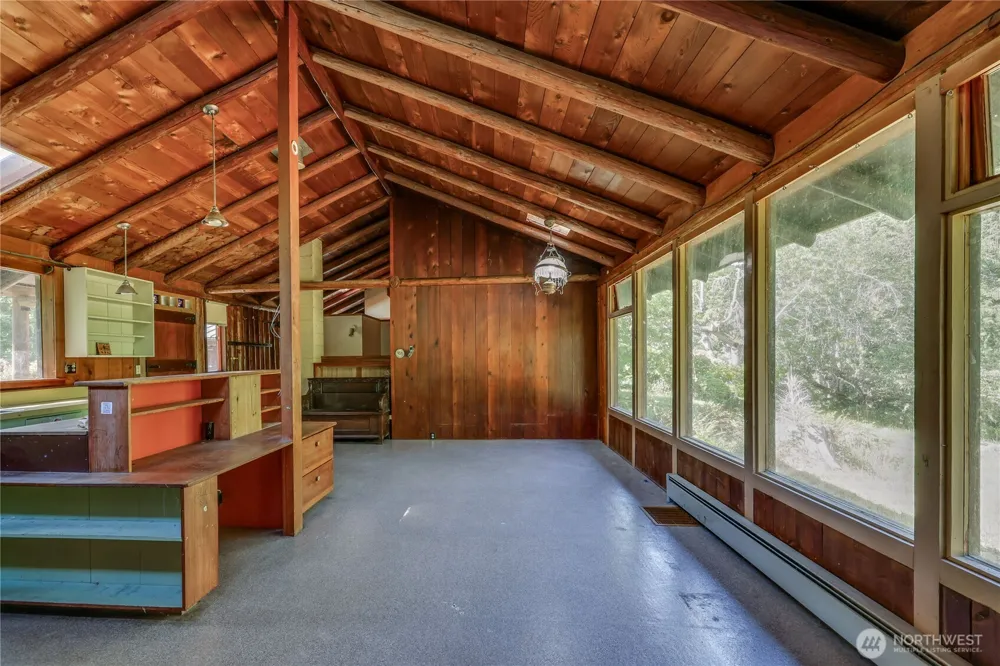1790 W Valley Road Chimacum, WA 98325