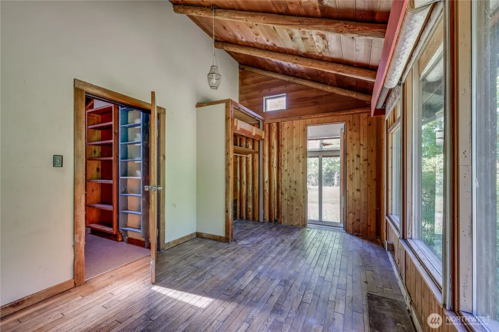 1790 W Valley Road Chimacum, WA 98325