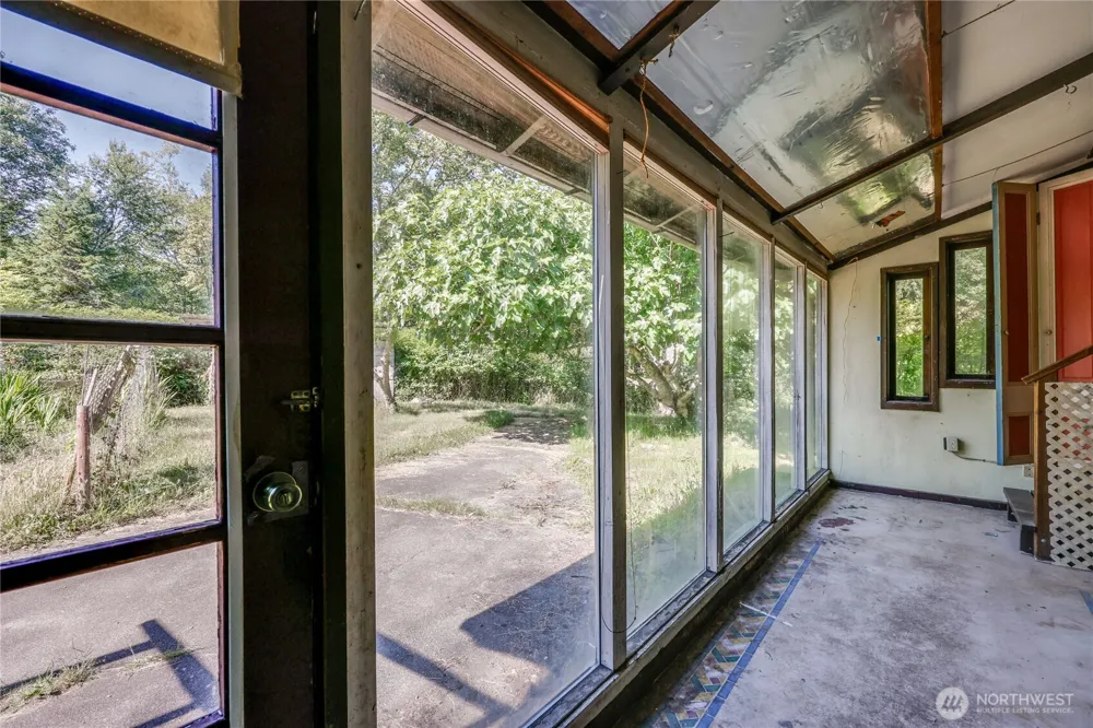 1790 W Valley Road Chimacum, WA 98325
