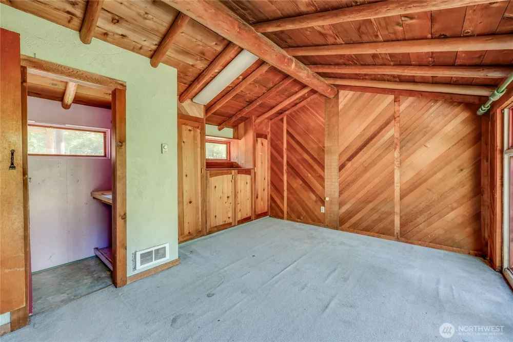 1790 W Valley Road Chimacum, WA 98325