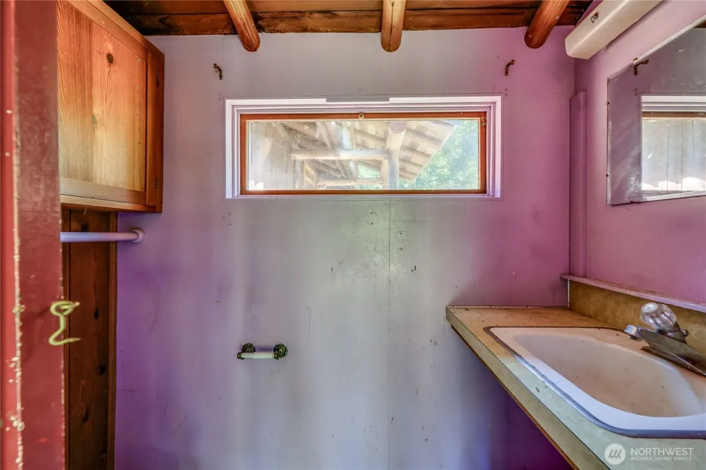 1790 W Valley Road Chimacum, WA 98325
