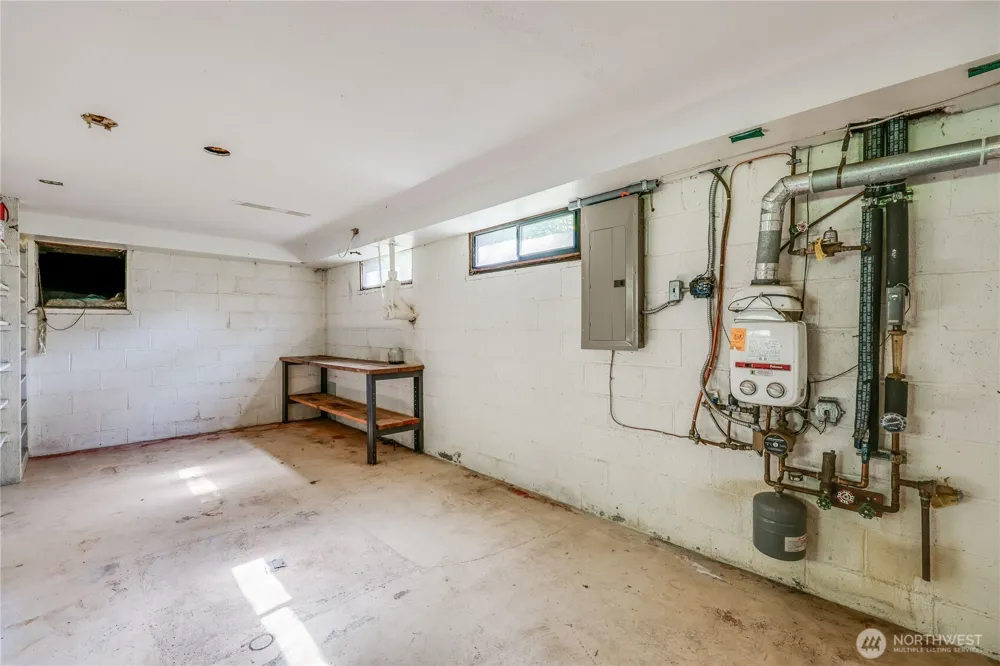 1790 W Valley Road Chimacum, WA 98325