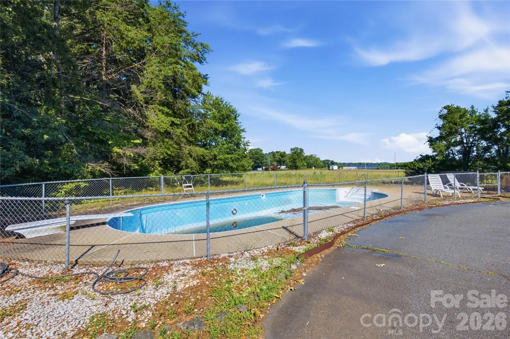 828 Ferry Road Forest City, NC 28043