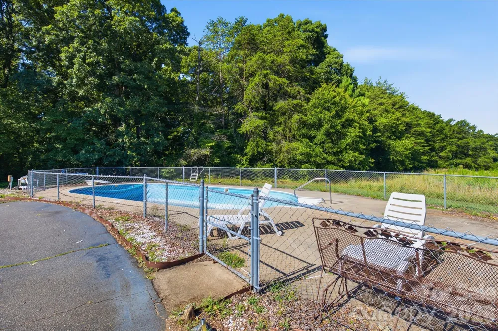828 Ferry Road Forest City, NC 28043