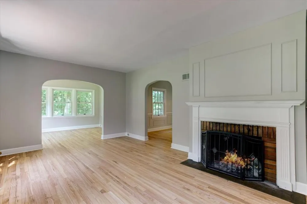 1319 Oakwood Avenue Menomonie, WI 54751