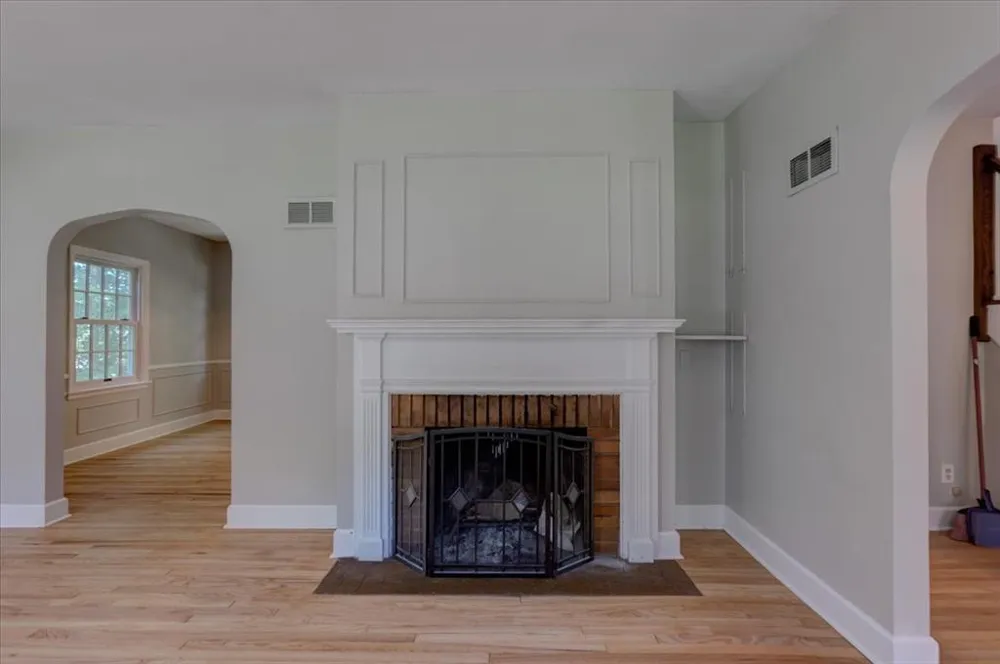 1319 Oakwood Avenue Menomonie, WI 54751