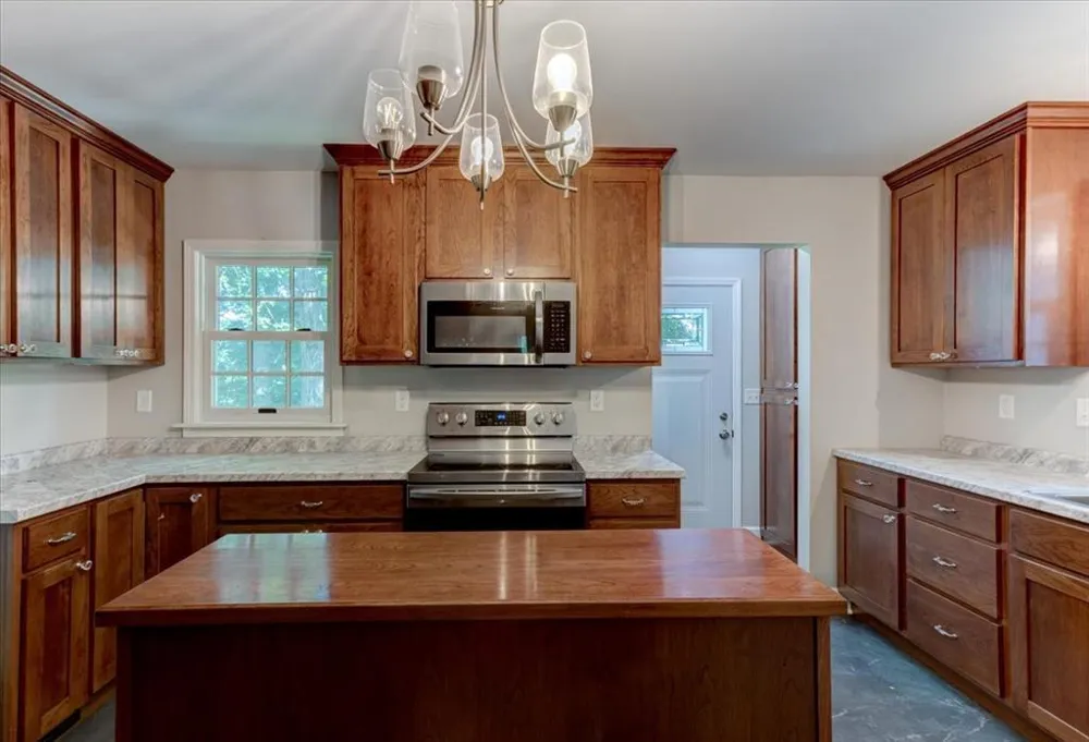 1319 Oakwood Avenue Menomonie, WI 54751